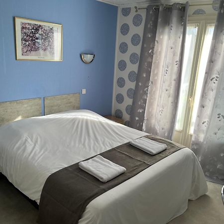 Hotel Le Lyon Vert Commentry Екстериор снимка